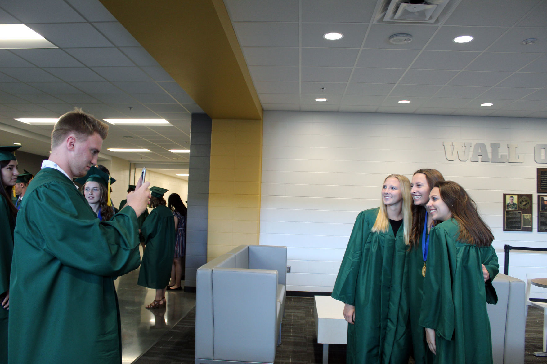 060219-ctzn-news-bd-grad140.jpg